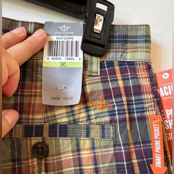 Dockers Classic Fit Flat Front Preppy Plaid Shorts Size 30 NWT - Picture 8 of 10